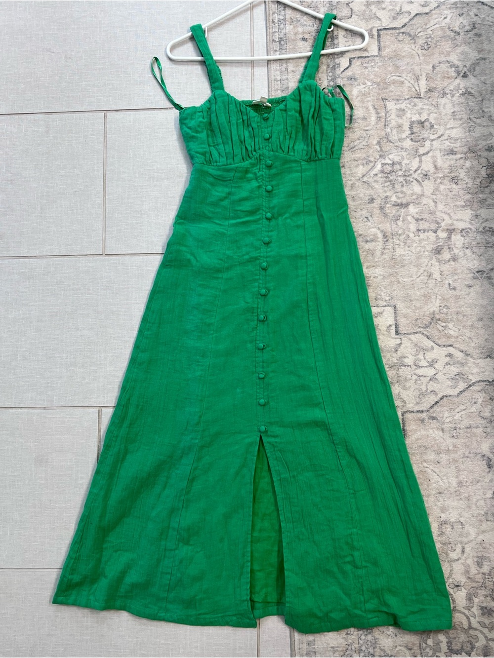 Green Maxi Button-Front Dress with Sweetheart Bodice